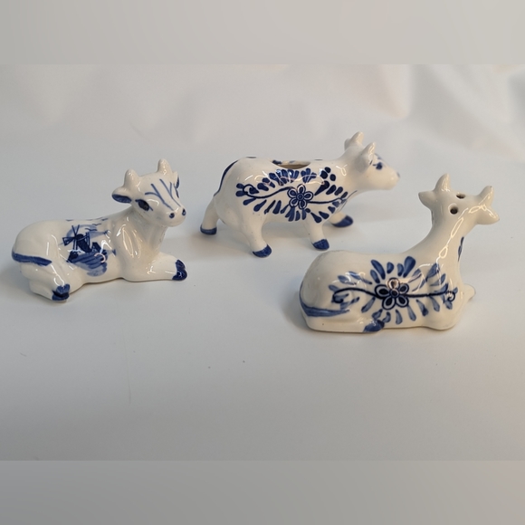 Cow Salt & Pepper set with Toothpicks holder  White and Blue Excellent Condition - Picture 7 of 9